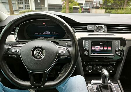 VW Passat Variant Volkswagen 2.0 TDI SCR 140kW DSG Highline