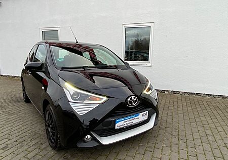Toyota Aygo (X) -play Team D Key-Less Klimaauto.KAMERA LED
