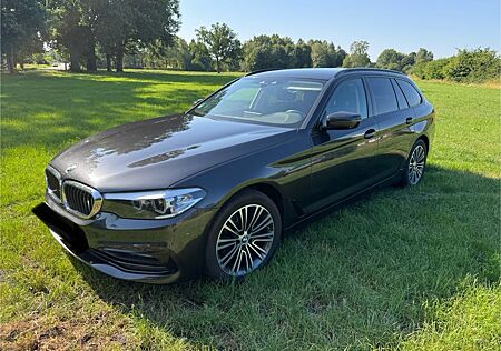 BMW 520d Touring A - Sport Line