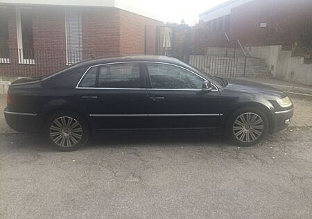 VW Phaeton Volkswagen 4.2 V8 4MOTION Tiptronic 5-Sitzer -