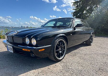 Jaguar XJR XJR100 4.0 V8 Supercharged