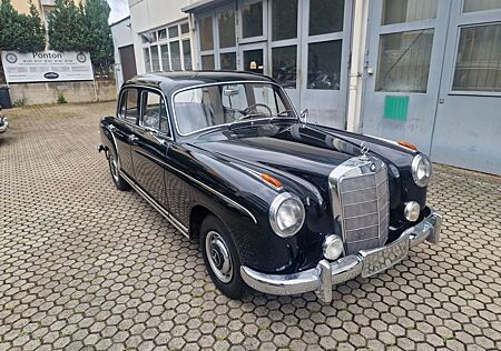 Mercedes-Benz 220