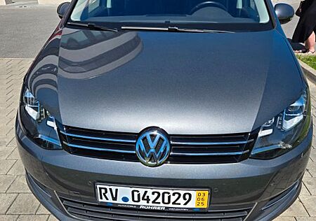 VW Sharan Volkswagen 2.0 TDI DSG 125kW BMotion Tech Highli...