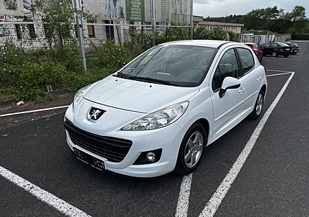 Peugeot 207 Premium 95 VTi - Scheckheftgeplegt -