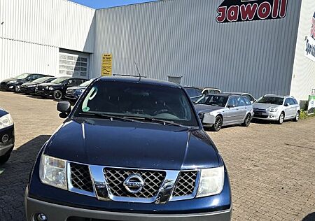 Nissan Navara DCI 4X4 NAVI 4 TÜR 4 SITZER AHK HARTOP KL