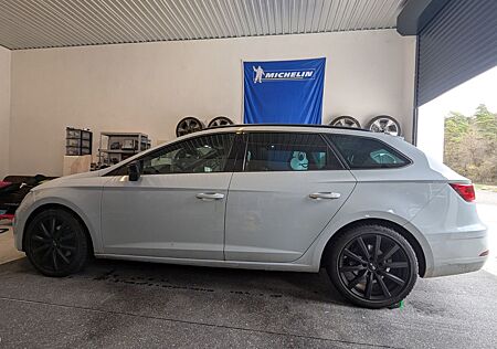 Seat Leon 1.5 TSI ACT 110kW FR Black Matt DSG Spo...