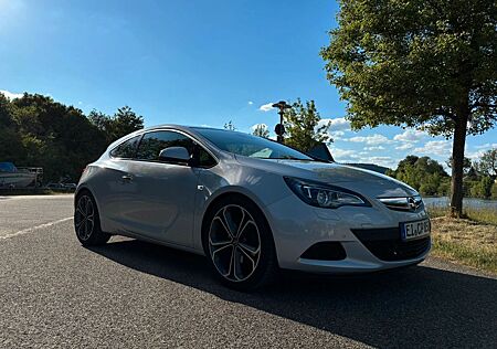 Opel Astra GTC 1.4 Turbo 20" Infinity Soundsystem