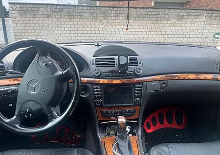 Mercedes-Benz E 220 CDI ELEGANCE Automatik Leder Schiebedach T