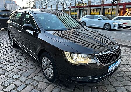 Skoda Superb Elegance Kombi*DSG*Pano*Navi*Scheckheft*