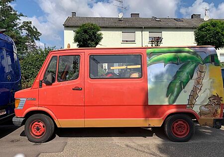 Mercedes-Benz Andere 207