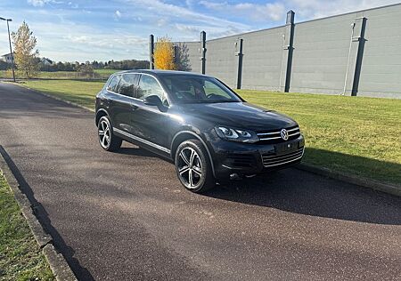 VW Touareg Volkswagen 3.0 V6 TDI Tiptronic BlueMotion R-Line