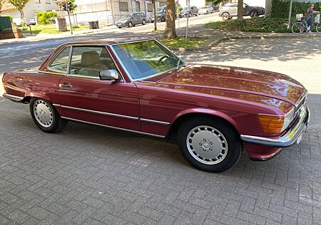 Mercedes-Benz SL 560