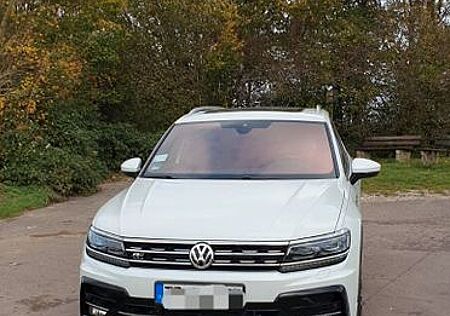 VW Tiguan Volkswagen R-Line 2.0 TSI 220PS DSG 4MOTION Highline