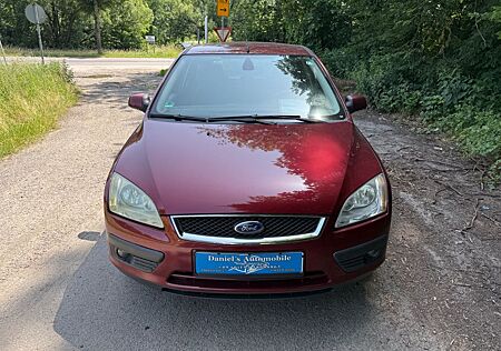 Ford Focus Lim. Ghia Tüv-4/2026