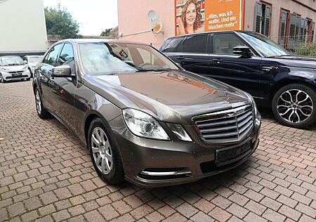 Mercedes-Benz E 300 CDI Lim. Scheckheftgepflegt !