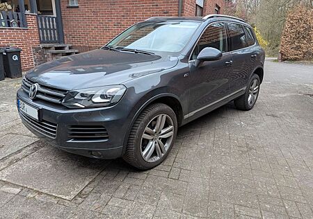 VW Touareg Volkswagen 3.0 V6 TDI PANO Standheizung Tüv neu AHK