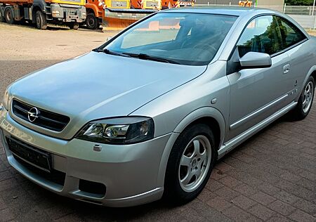 Opel Astra Coupé 2.2 16V -