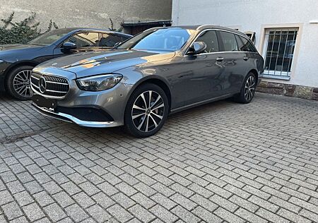 Mercedes-Benz E 300 de 4MATIC T Autom. -
