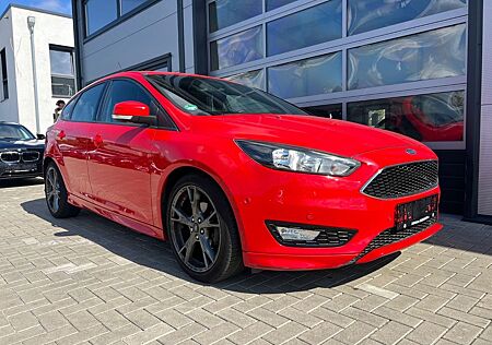 Ford Focus ST-Line Navi/PDC/SZH/Bluetooth