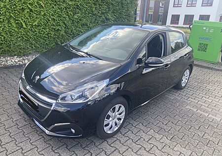 Peugeot 208 PureTech 82