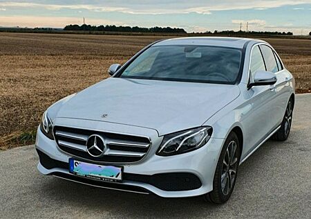 Mercedes-Benz E 250 Autom. -Lim. /Avantgarde/el.SHD/AHK/WR/SR.
