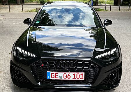 Audi RS4 Sport Abgas B&O Black Pack 360° ACC Pan 280