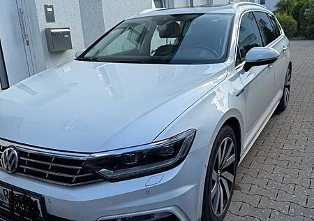 VW Passat Volkswagen 2.0 TDI SCR 140kW DSG 4M Highl. Varia...