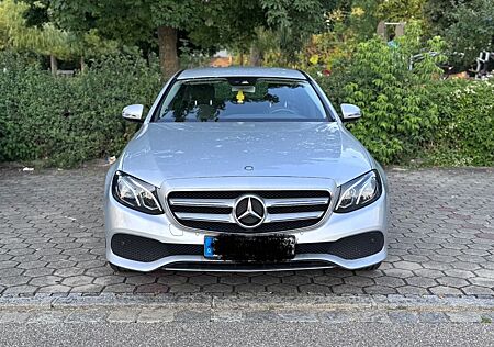 Mercedes-Benz E 220 d Autom. - Limousine