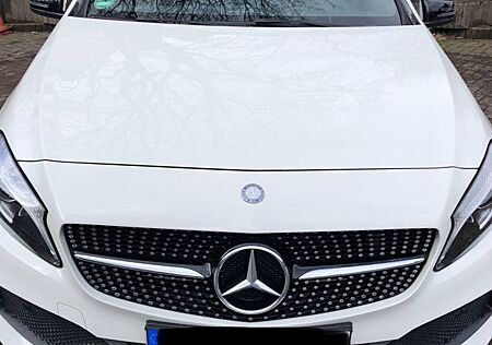 Mercedes-Benz A 180 gebraucht kaufen Mercedes-Benz A 180 AMG Line, Pano, Diamant-Grill