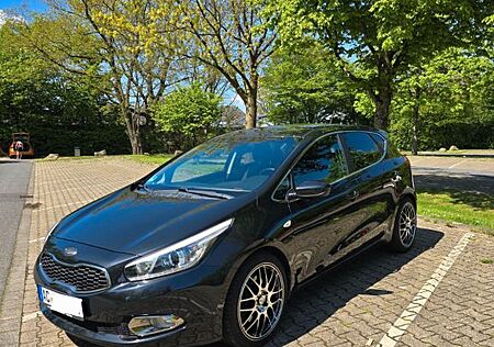 Kia Cee'd / Ceed 1.6 GDI - Dream Team Edition