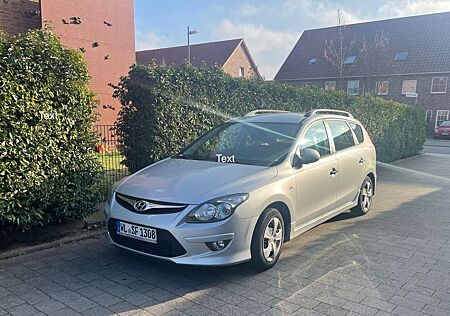 Hyundai i30 CW blue 1.4 Classic Classic
