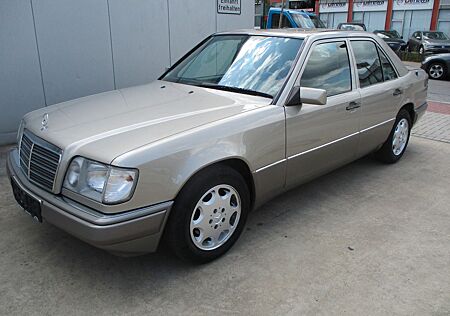 Mercedes-Benz E 230