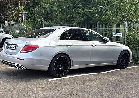 Mercedes-Benz E 220 d AVANTG*LED*COMAND* A M G* AHK*WIDESCREEN