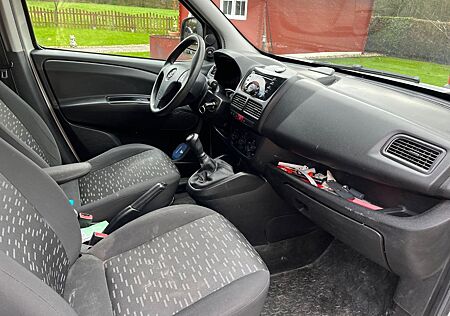 Opel Combo ...