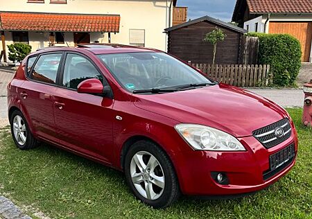 Kia Cee'd / Ceed