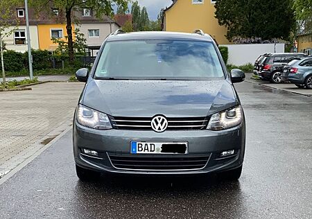 VW Sharan Volkswagen 2.0 TSI DSG Highline 7Sitze Navi AHK Pano