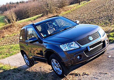 Suzuki Grand Vitara II (facelift) 2.4 Comfort 3 Doors