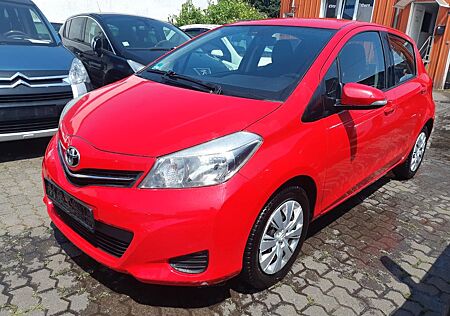 Toyota Yaris Life 1,3 *Kamera*