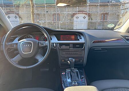 Audi A4 Kombi | 1.8 TFSI | Schwarz