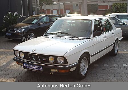 BMW 520i E28*LIMO*TÜV NEU*H-ZULASSUNG*SCHALTER*TOP*