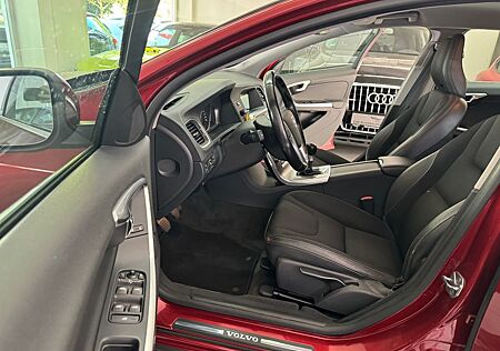 Volvo V60 Kombi Momentum *Navigation*PDC*