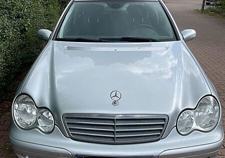 Mercedes-Benz C 180 KOMPRESSOR CLASSIC,AHK