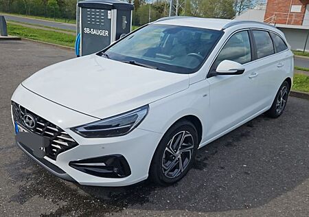 Hyundai i30 1.5 T-GDI Hybrid Trend Trend