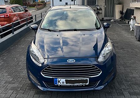 Ford Fiesta 1.25 / ZAHNRIEMEN NEU / KLIMAANLAGE / TÜV