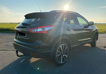 Nissan Qashqai Tekna TOP Ausstattung, AHK ,Pano