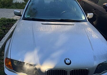 BMW 320i -