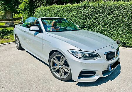 BMW 240 M240i xDrive Steptronic Cabrio -