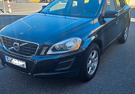 Volvo XC 60 XC60 D5 AWD 8XRäder,TÜV 05.26