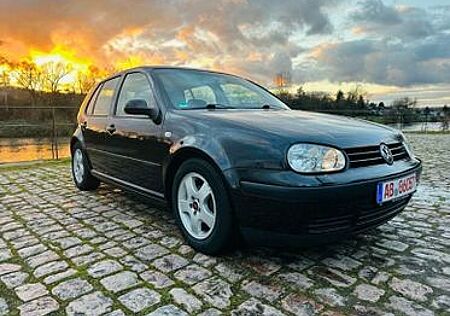 VW Golf Volkswagen 4