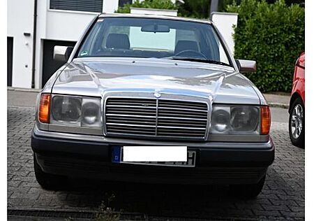 Mercedes-Benz E 260 ; Klma; TÜV Ende 26; Interieur wie neu